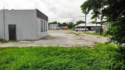 102 Main Street Tivoli TX 77990