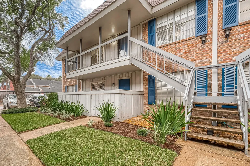 2350 Bering Drive 122 Houston TX 77057