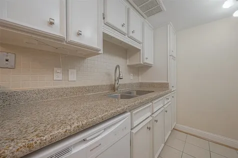 2350 Bering Drive 122 Houston TX 77057