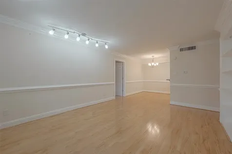 2350 Bering Drive 122 Houston TX 77057