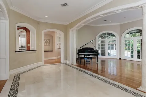 2 Wexford Court Houston TX 77024