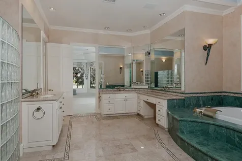 2 Wexford Court Houston TX 77024