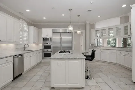 2 Wexford Court Houston TX 77024