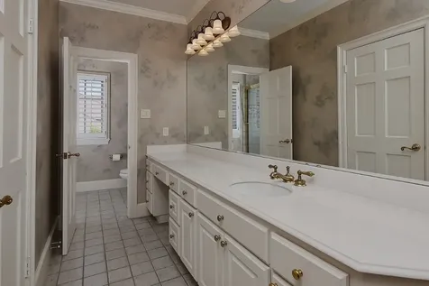2 Wexford Court Houston TX 77024
