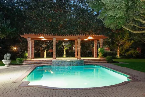 2 Wexford Court Houston TX 77024