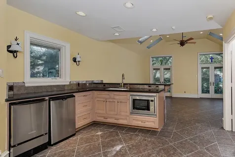 2 Wexford Court Houston TX 77024