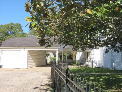 702 Erin Street El Campo TX 77437