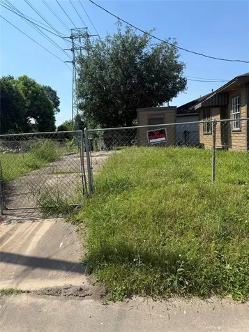 3818 Hardy Street Houston TX 77009