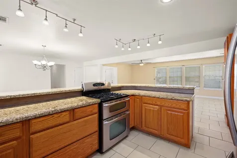 2206 Wimcrest Street Galveston TX 77551