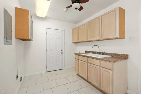 2206 Wimcrest Street Galveston TX 77551