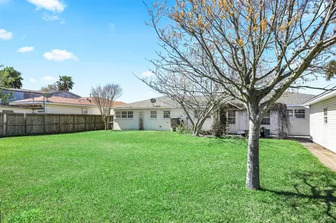 2206 Wimcrest Street Galveston TX 77551