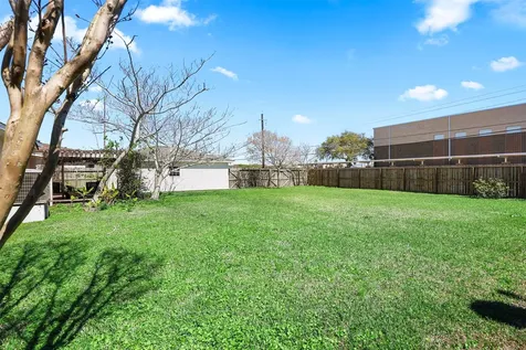 2206 Wimcrest Street Galveston TX 77551