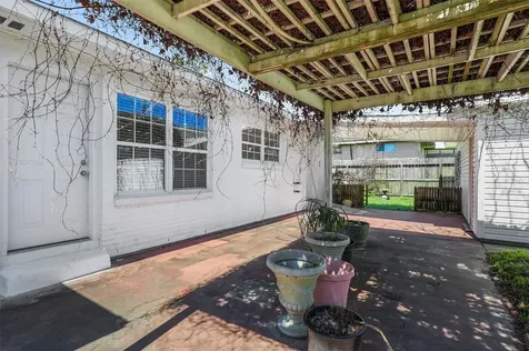 2206 Wimcrest Street Galveston TX 77551