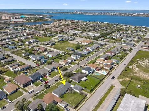 2206 Wimcrest Street Galveston TX 77551