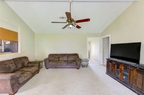8610 Bluebonnet Street Highlands TX 77562