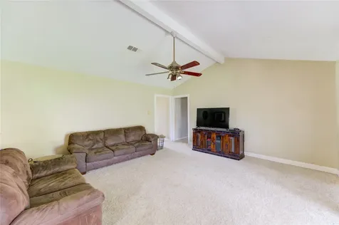 8610 Bluebonnet Street Highlands TX 77562