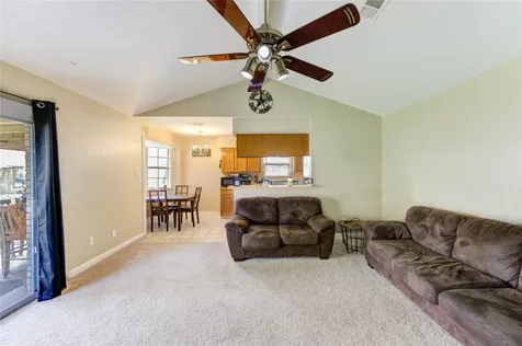8610 Bluebonnet Street Highlands TX 77562