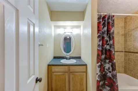 8610 Bluebonnet Street Highlands TX 77562