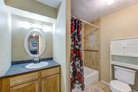 8610 Bluebonnet Street Highlands TX 77562