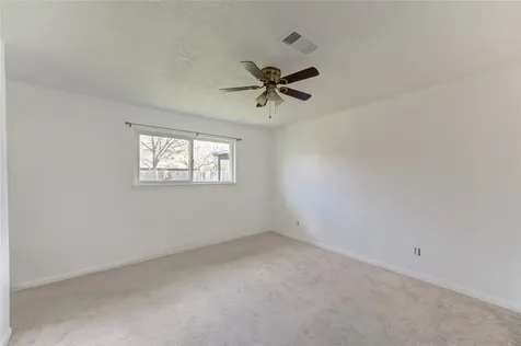 8610 Bluebonnet Street Highlands TX 77562