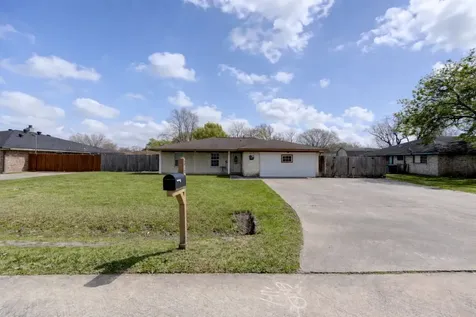 8610 Bluebonnet Street Highlands TX 77562