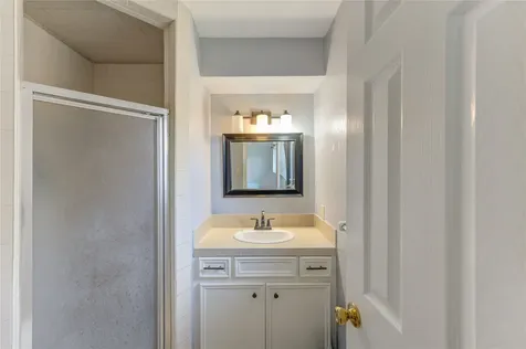 8610 Bluebonnet Street Highlands TX 77562
