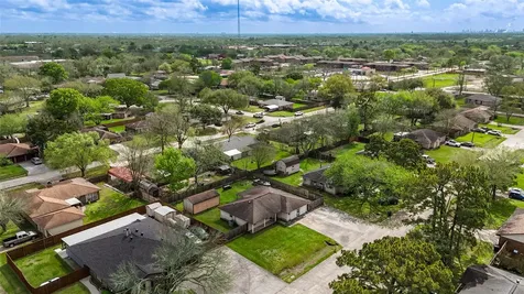 8610 Bluebonnet Street Highlands TX 77562