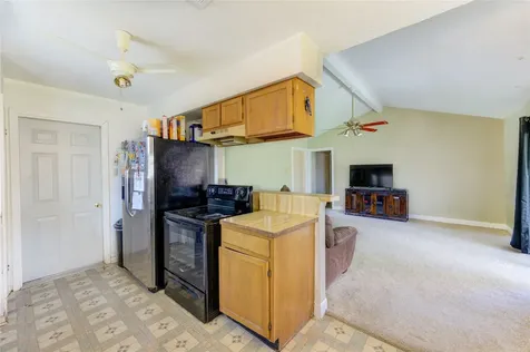 8610 Bluebonnet Street Highlands TX 77562