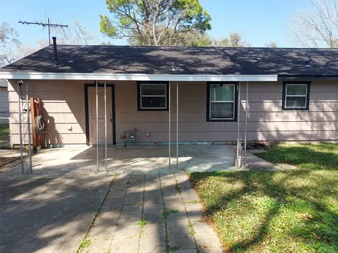 1008 Meadowlane Street Angleton TX 77515