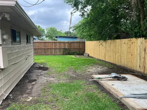 8730 Cowart Street Houston TX 77029