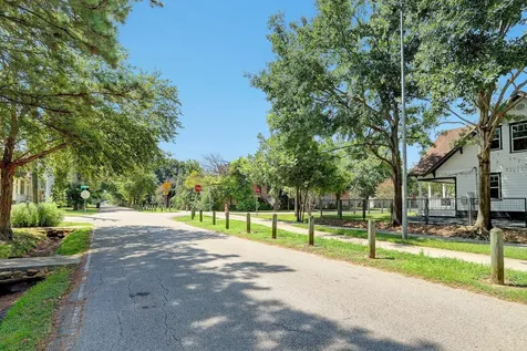 602 Aurora Street Houston TX 77008