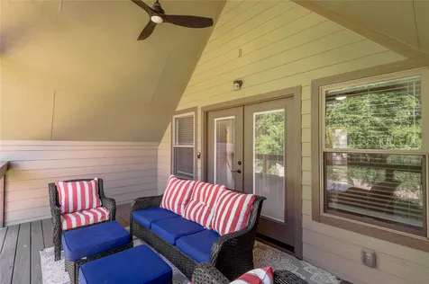 16 Wildwood Lake Drive Huntsville TX 77340