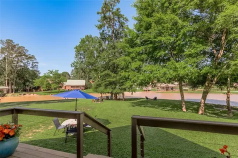 16 Wildwood Lake Drive Huntsville TX 77340