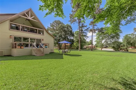 16 Wildwood Lake Drive Huntsville TX 77340