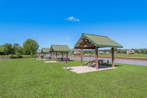 16 Wildwood Lake Drive Huntsville TX 77340