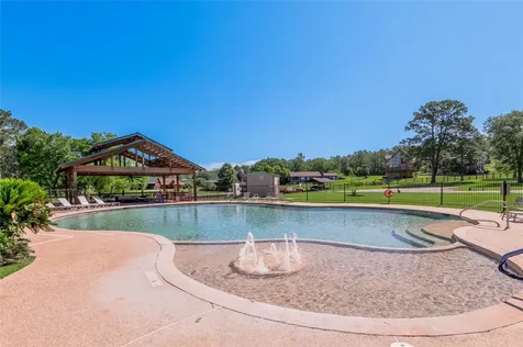 16 Wildwood Lake Drive Huntsville TX 77340