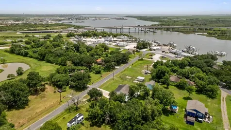 5709 David Street Dickinson TX 77539
