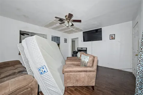 2107 Norman Street Pasadena TX 77506
