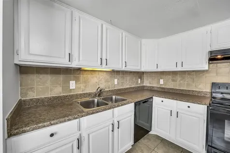 14703 Barryknoll Lane 11 Houston TX 77079