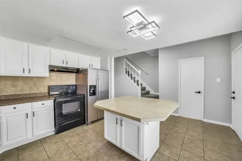 14703 Barryknoll Lane 11 Houston TX 77079
