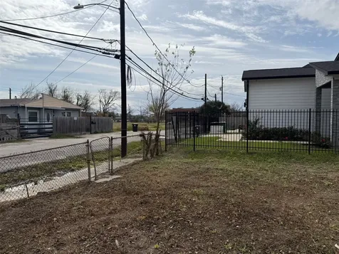 3510 Cobb Street Houston TX 77004