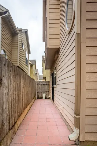 2220 Naomi Street Houston TX 77054