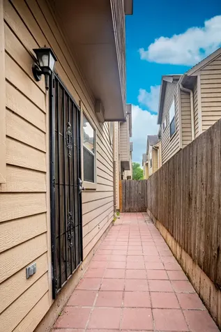 2220 Naomi Street Houston TX 77054