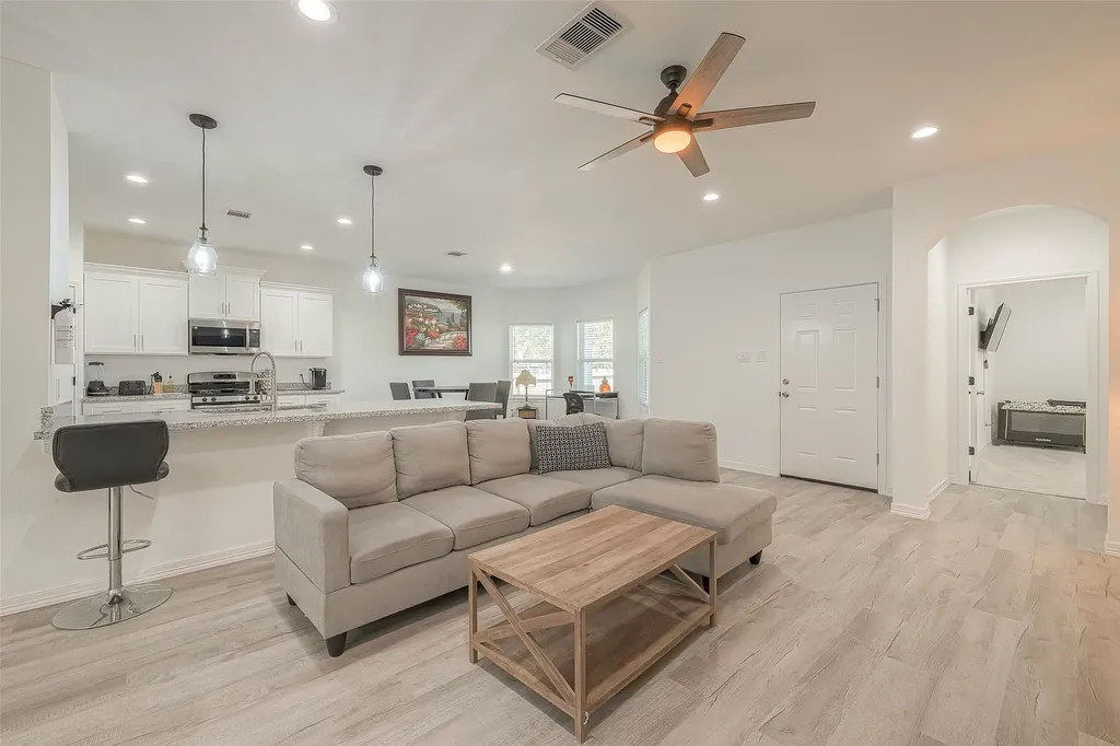 4633 Larkspur Street Houston TX 77051