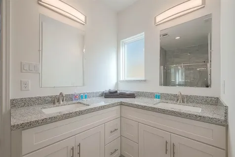 4633 Larkspur Street Houston TX 77051