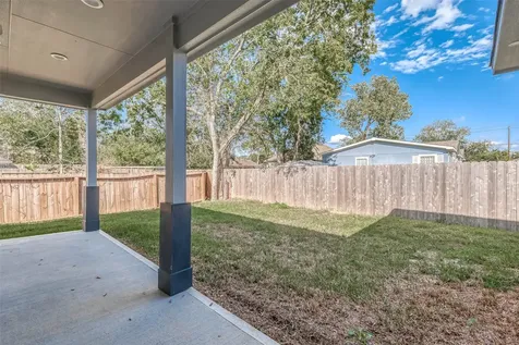4633 Larkspur Street Houston TX 77051