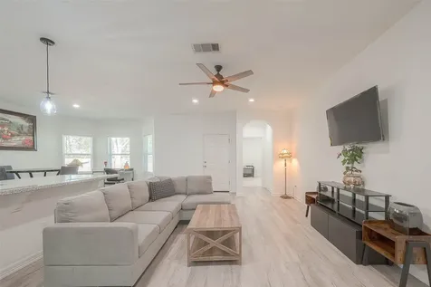4633 Larkspur Street Houston TX 77051