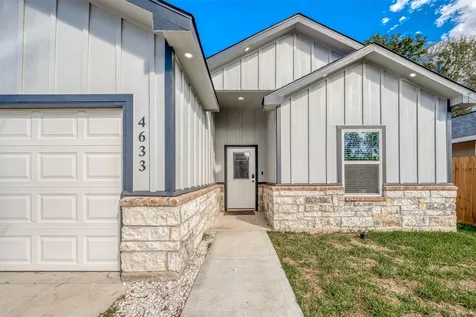 4633 Larkspur Street Houston TX 77051