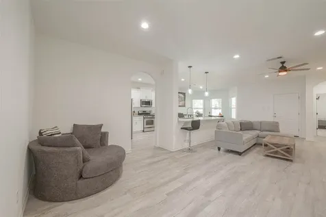 4633 Larkspur Street Houston TX 77051
