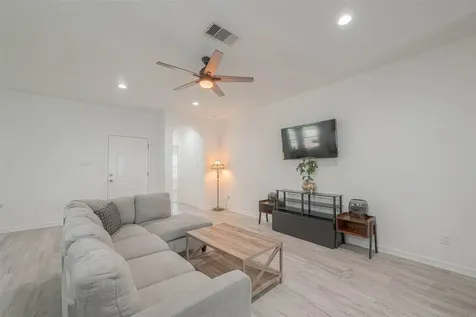 4633 Larkspur Street Houston TX 77051